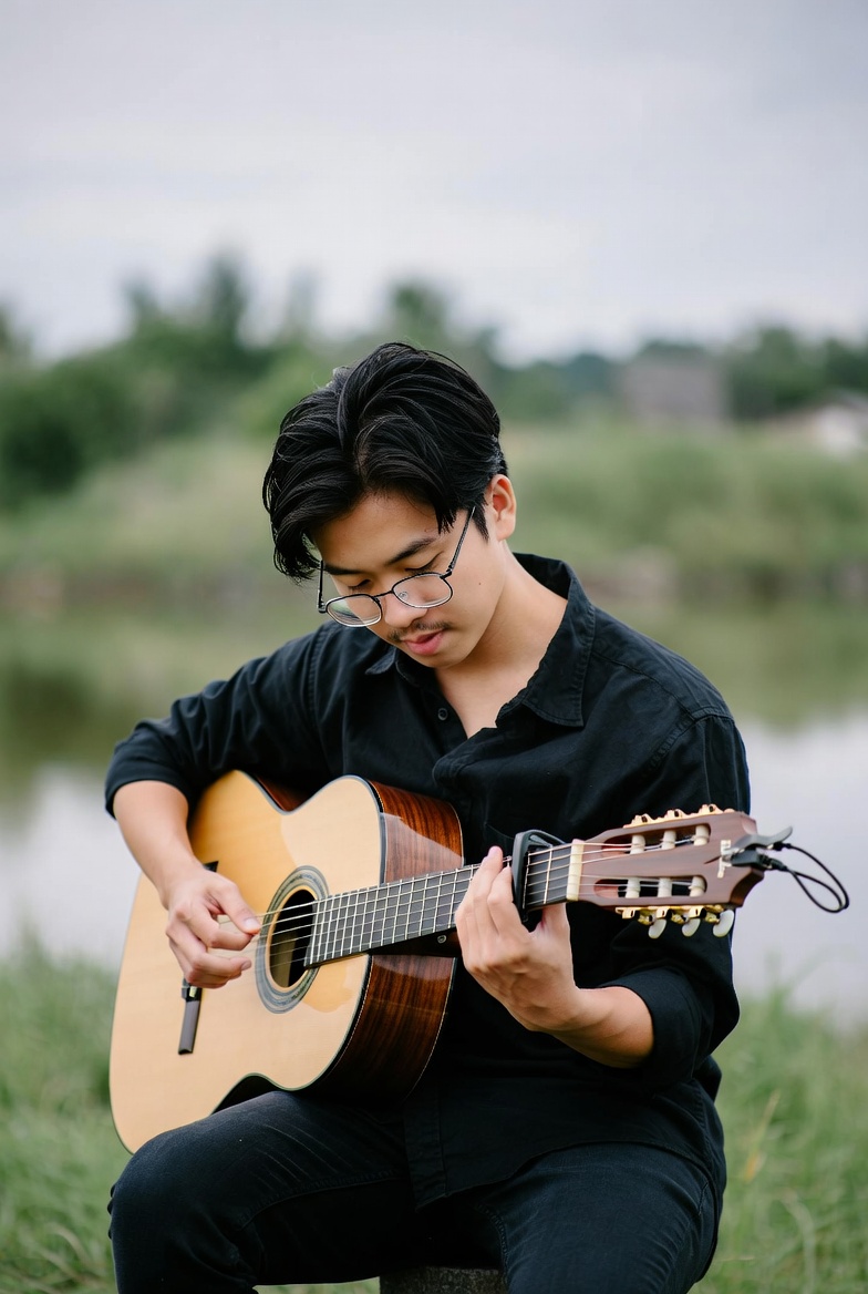 Menikmati Musik dengan Penuh Perhatian dan Kehadiran